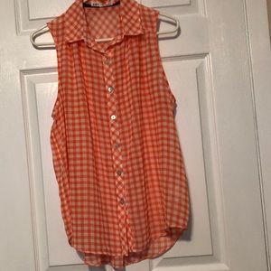 Adorable coral gingham sleeveless blouse Size L